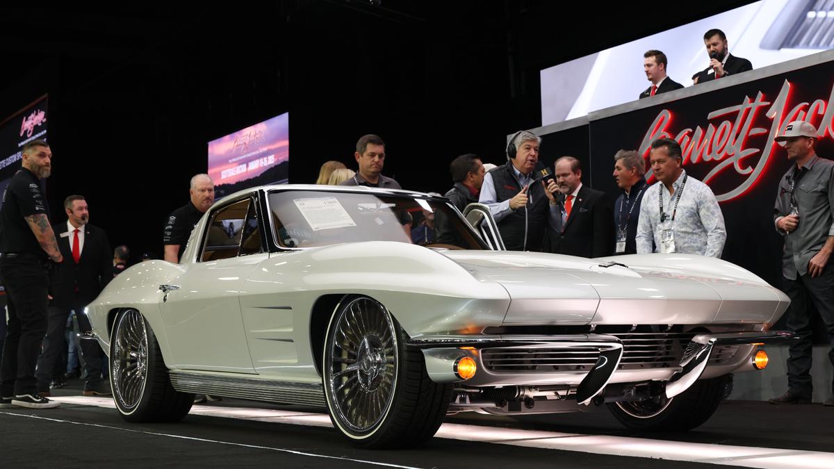 7a_1963 CHEVROLET CORVETTE CUSTOM SPLIT-WINDOW COUPE