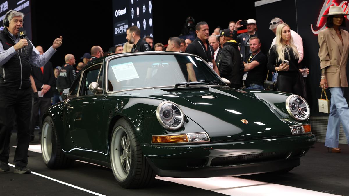 8a_1989 PORSCHE 911 CARRERA REIMAGINED BY SINGER